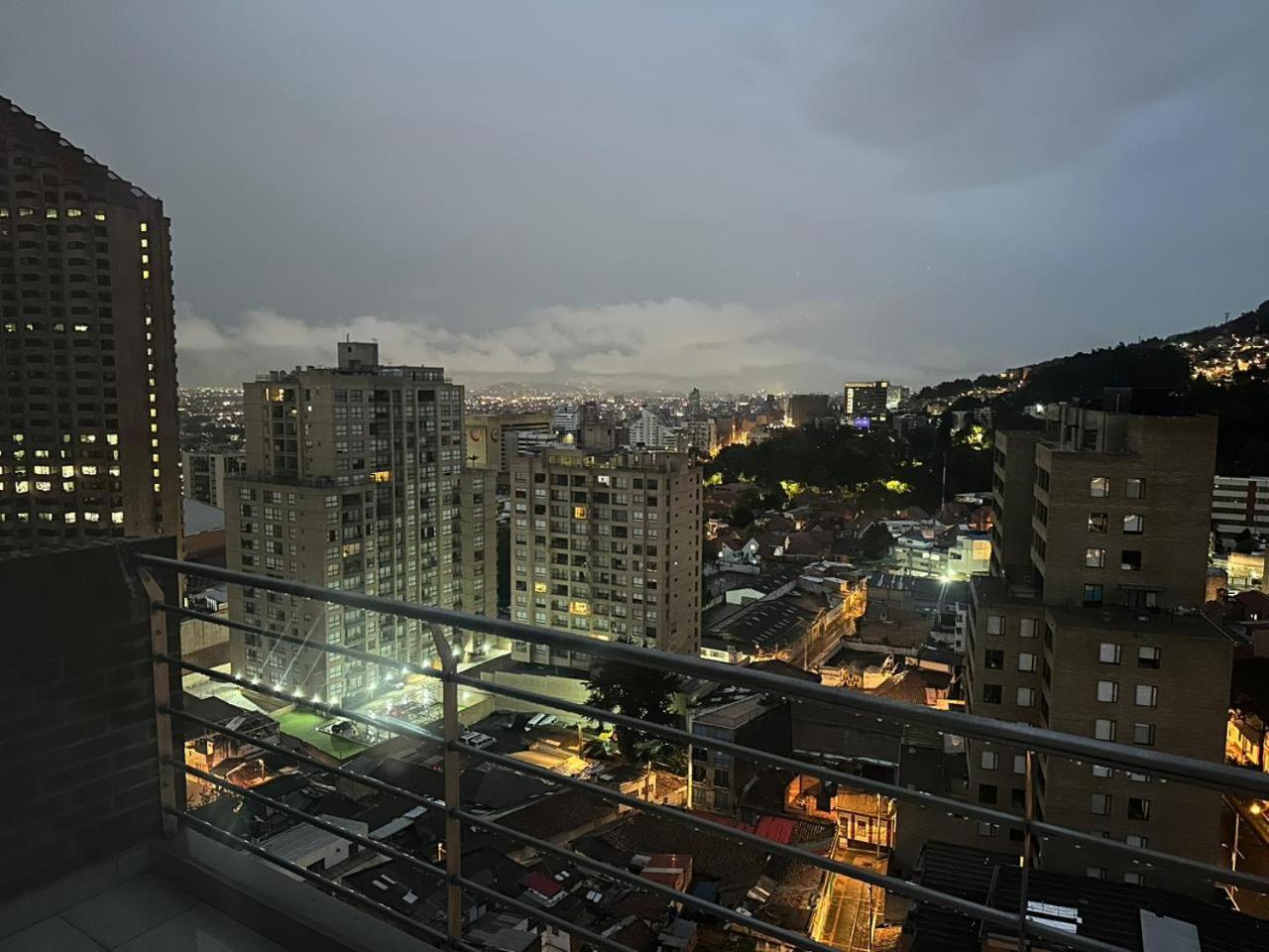 Centro Internacional - La Quinta Appartement Bogota Buitenkant foto